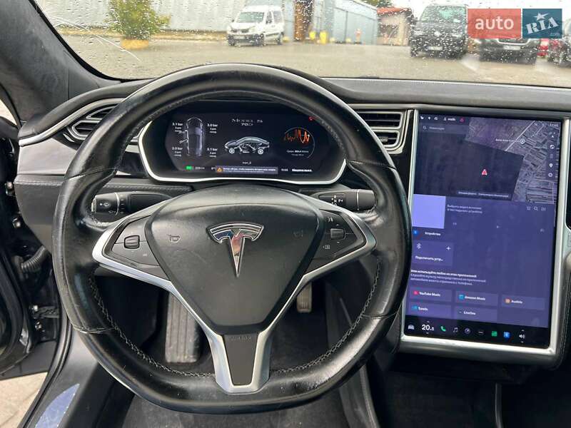 Ліфтбек Tesla Model S 2015 в Львові