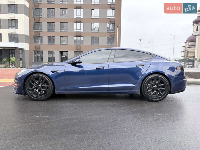 Лифтбек Tesla Model S 2022 в Киеве