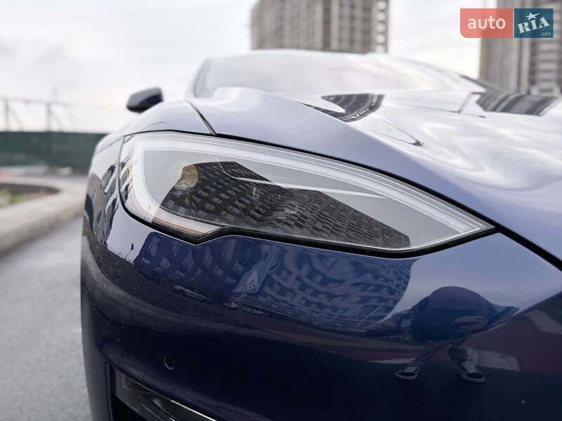 Лифтбек Tesla Model S 2022 в Киеве