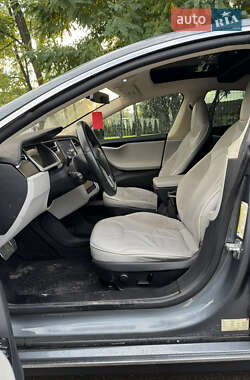 Лифтбек Tesla Model S 2013 в 