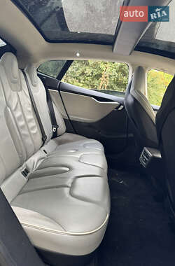 Лифтбек Tesla Model S 2013 в 