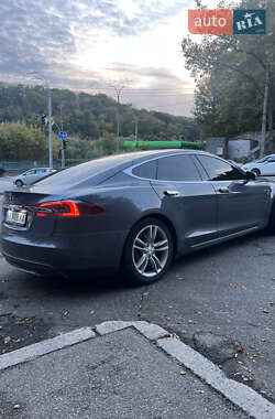 Ліфтбек Tesla Model S 2013 в 