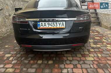 Лифтбек Tesla Model S 2015 в Киеве фото 6 Лифтбек Tesla Model S 2015 в Киеве