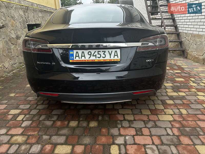 Лифтбек Tesla Model S 2015 в Киеве фото 6 Лифтбек Tesla Model S 2015 в Киеве