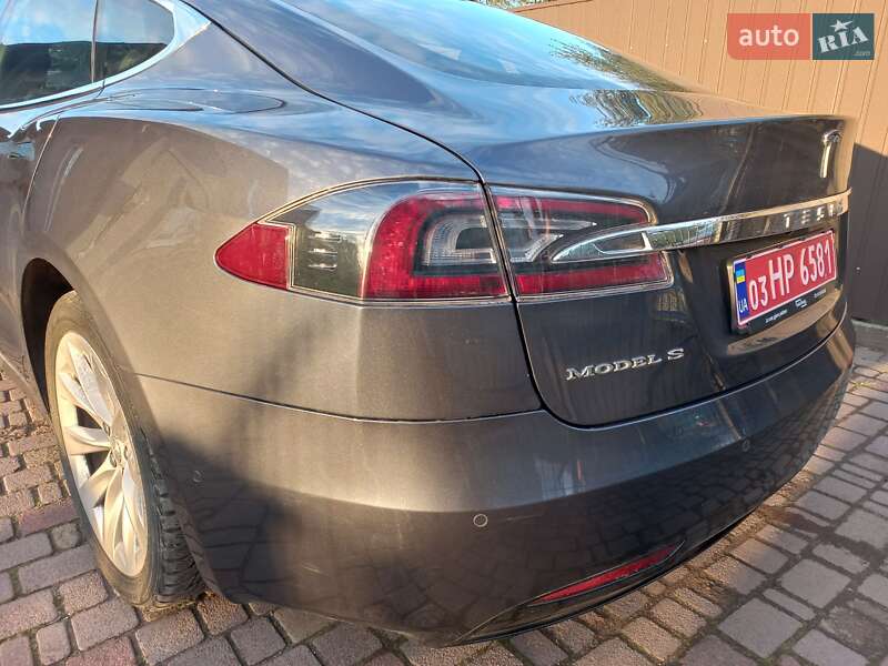 Лифтбек Tesla Model S 2018 в Шептицькому