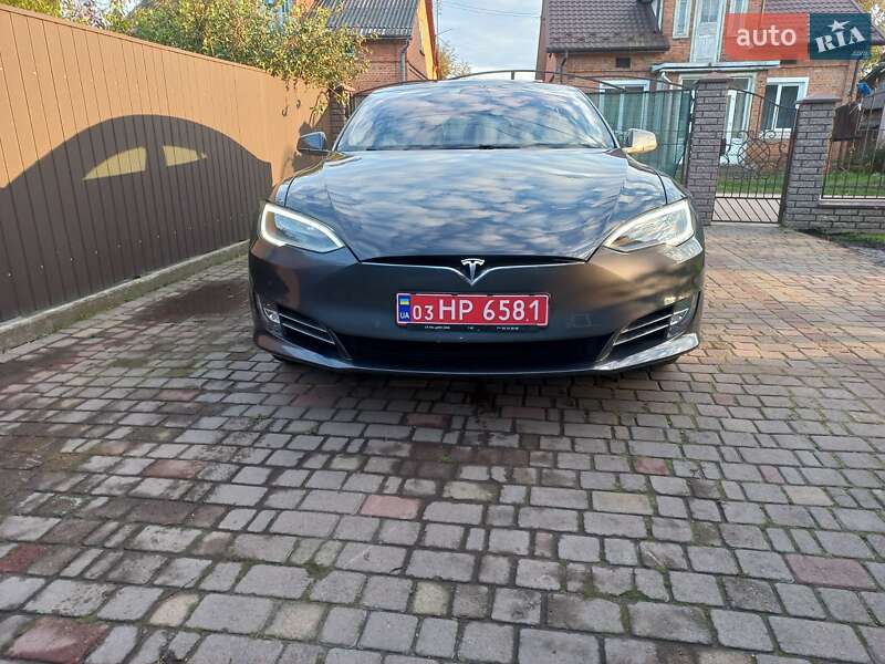 Лифтбек Tesla Model S 2018 в Шептицькому