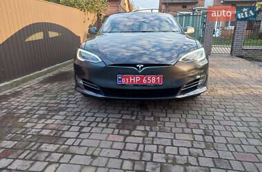 Ліфтбек Tesla Model S 2018 в 