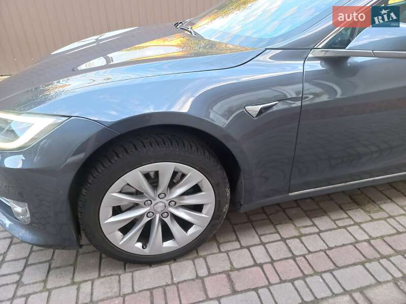 Лифтбек Tesla Model S 2018 в Шептицькому