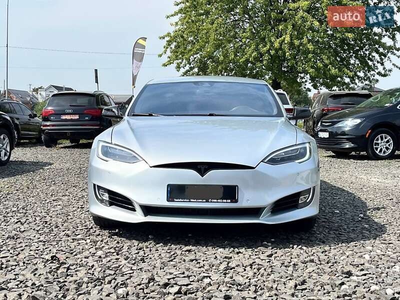 Ліфтбек Tesla Model S 2014 в Львові