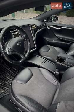 Лифтбек Tesla Model S 2016 в 
