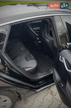 Лифтбек Tesla Model S 2016 в 