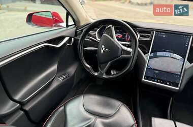 Лифтбек Tesla Model S 2013 в 