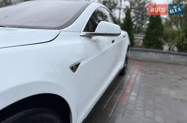 Ліфтбек Tesla Model S 2016 в 