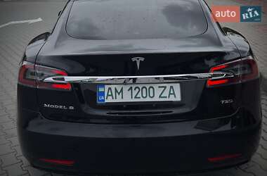 Лифтбек Tesla Model S 2016 в 