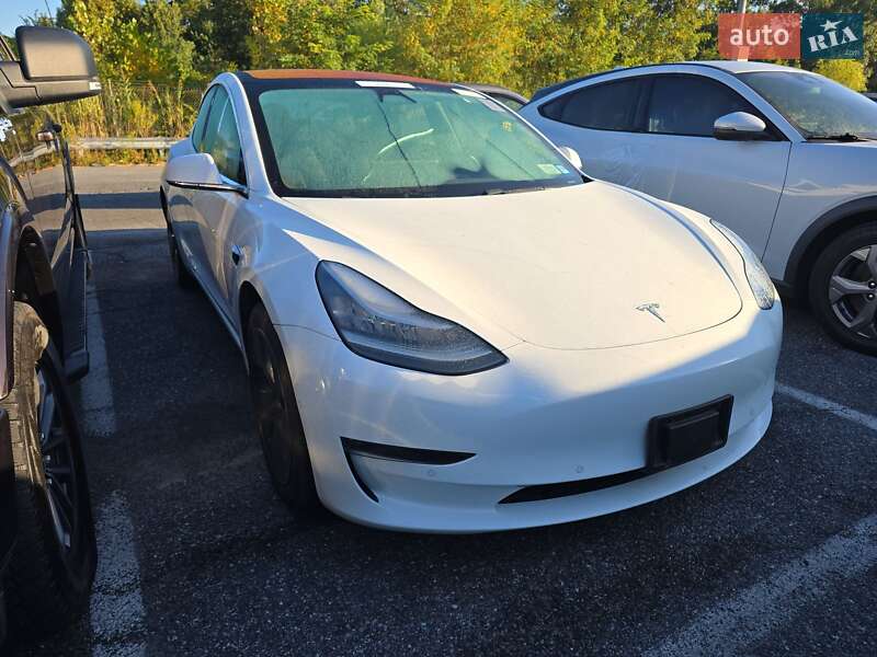 Лифтбек Tesla Model S 2018 в 