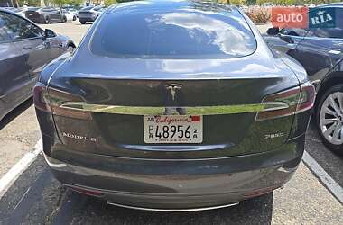 Лифтбек Tesla Model S 2015 в 