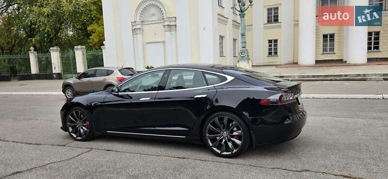 Лифтбек Tesla Model S 2017 в Желтых Водах фото 5 Лифтбек Tesla Model S 2017 в Желтых Водах