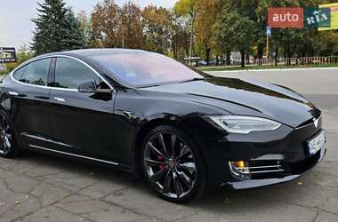 Лифтбек Tesla Model S 2017 в Желтых Водах