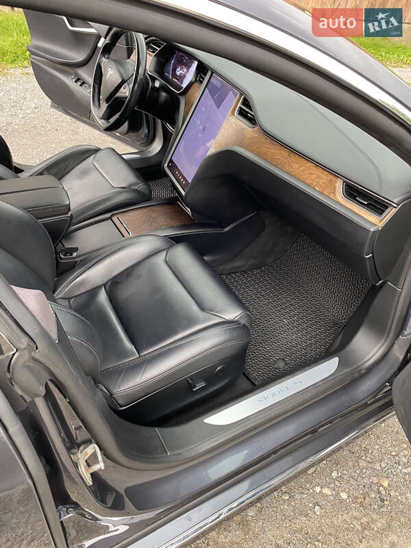 Лифтбек Tesla Model S 2018 в Каменке-Бугской