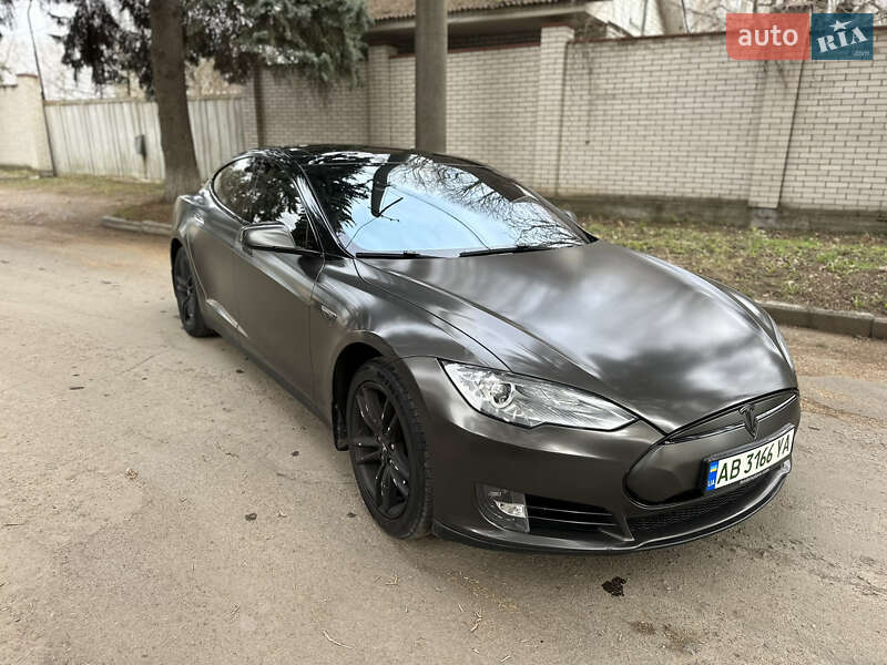 Ліфтбек Tesla Model S 2014 в Вінниці