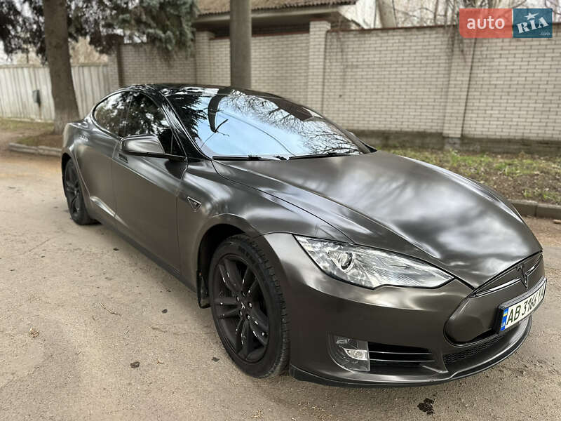 Ліфтбек Tesla Model S 2014 в Вінниці