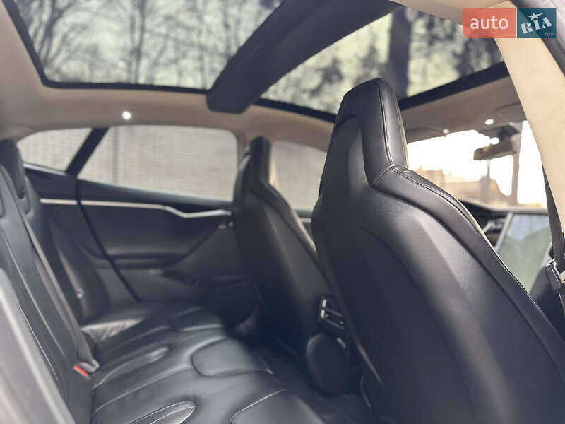 Ліфтбек Tesla Model S 2014 в Вінниці