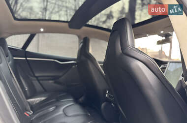Ліфтбек Tesla Model S 2014 в 