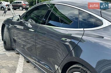 Ліфтбек Tesla Model S 2015 в 