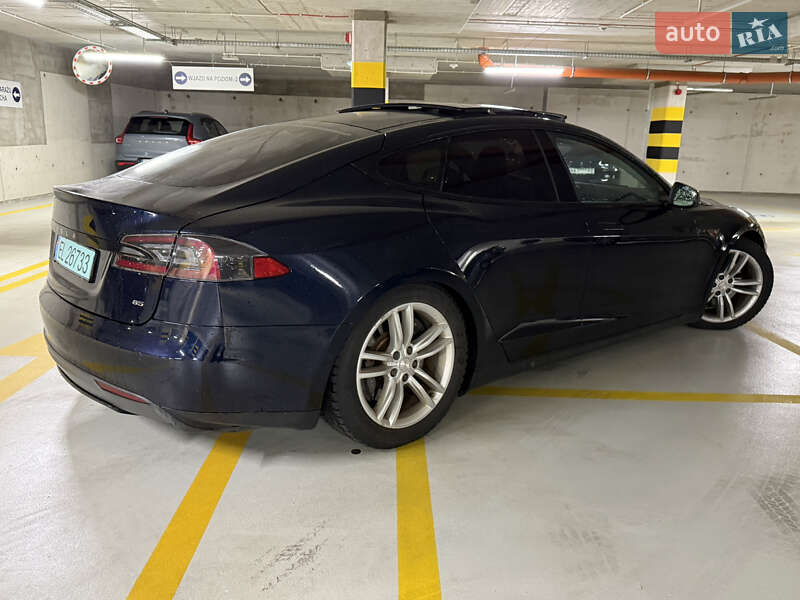 Ліфтбек Tesla Model S 2013 в Львові
