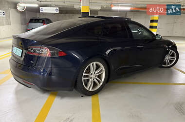Ліфтбек Tesla Model S 2013 в 