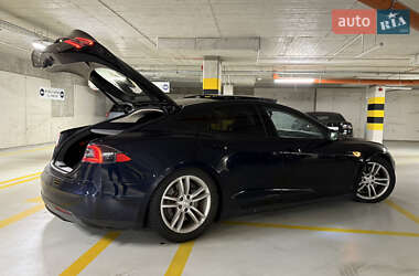 Ліфтбек Tesla Model S 2013 в 