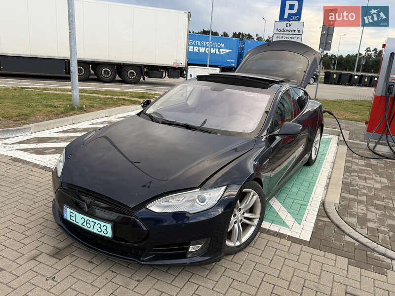Ліфтбек Tesla Model S 2013 в Львові