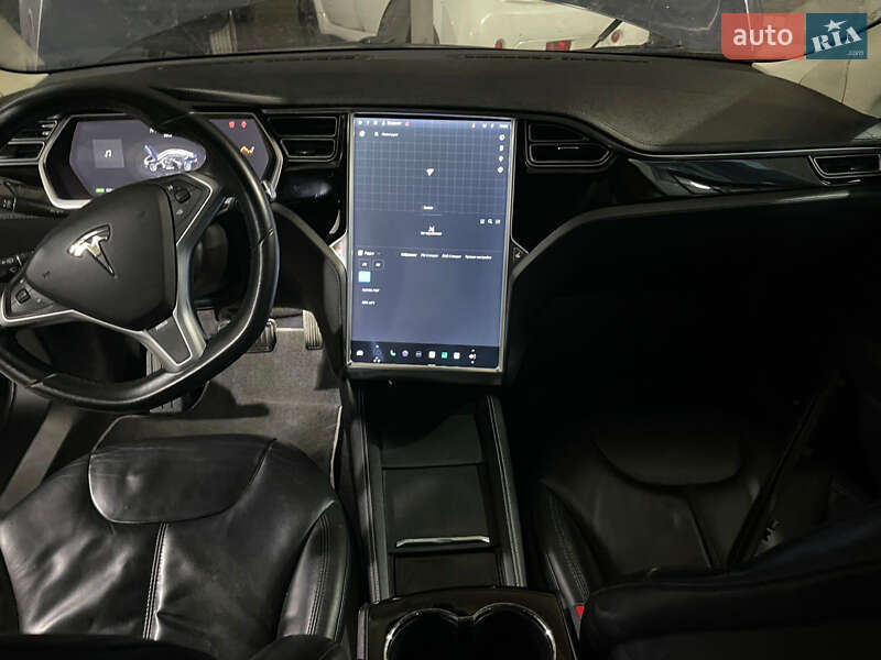 Ліфтбек Tesla Model S 2013 в Львові