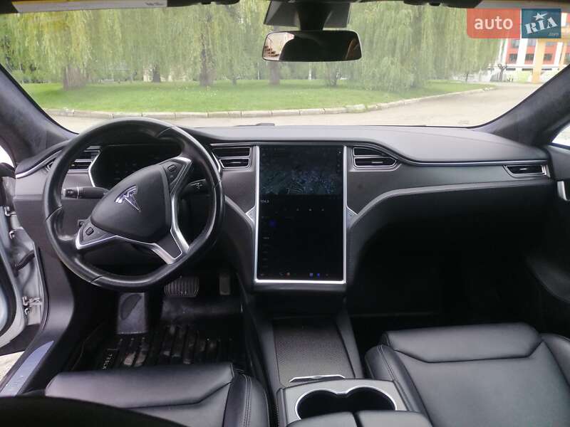 Ліфтбек Tesla Model S 2018 в Івано-Франківську