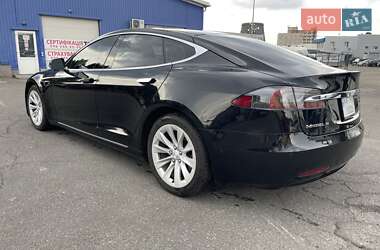 Лифтбек Tesla Model S 2016 в 