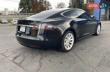 Лифтбек Tesla Model S 2016 в 