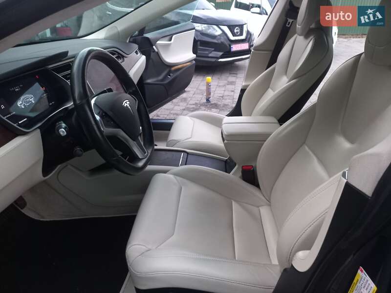 Ліфтбек Tesla Model S 2017 в Шептицькому