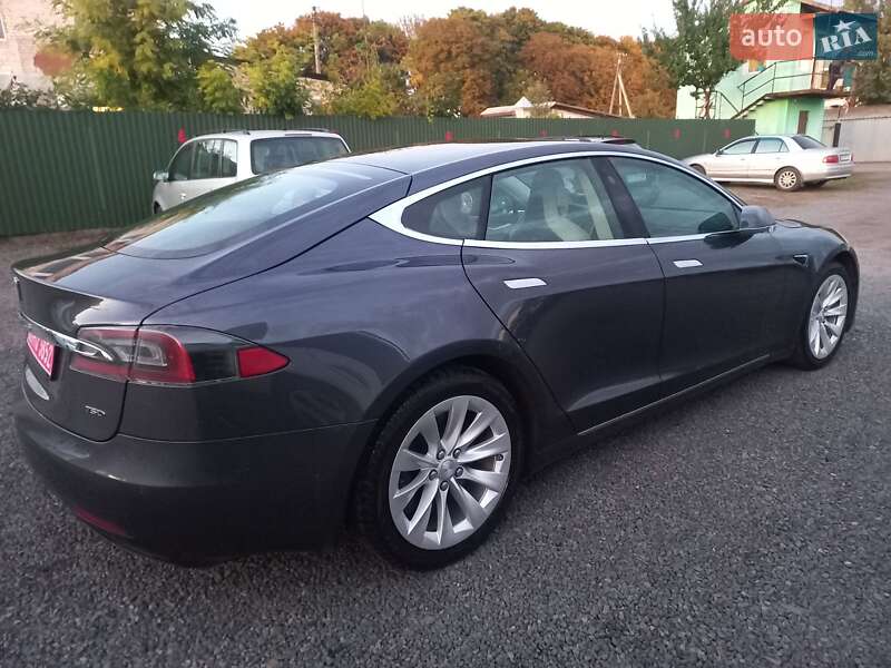 Ліфтбек Tesla Model S 2017 в Шептицькому