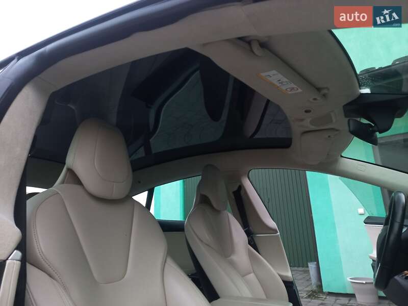 Ліфтбек Tesla Model S 2017 в Шептицькому