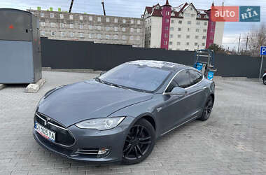 Лифтбек Tesla Model S 2014 в 