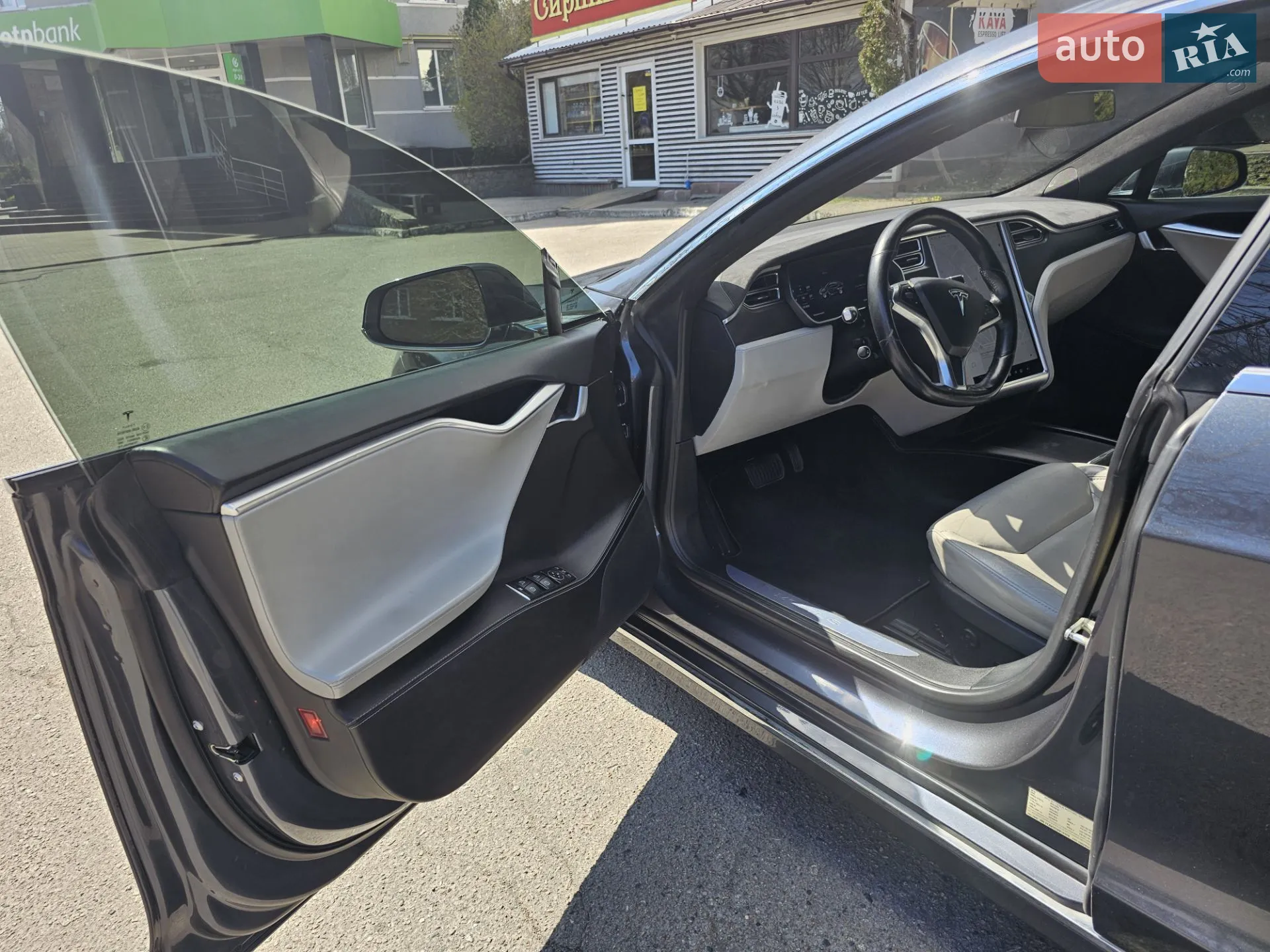 2016 Tesla Model S - мініатюра 21