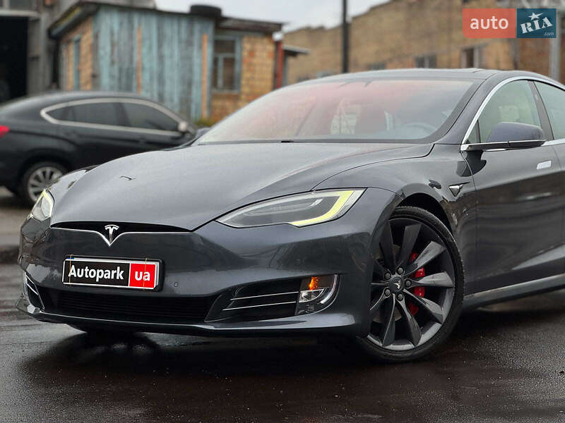 Ліфтбек Tesla Model S 2017 в Києві