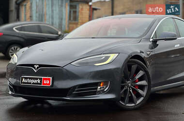 Лифтбек Tesla Model S 2017 в 