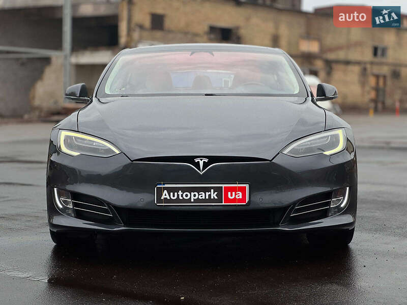 Ліфтбек Tesla Model S 2017 в Києві