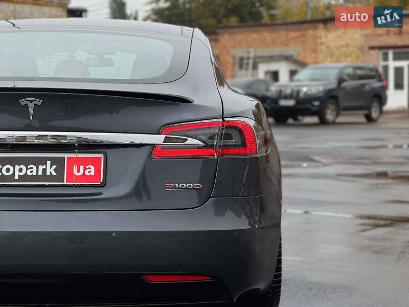 Ліфтбек Tesla Model S 2017 в Києві