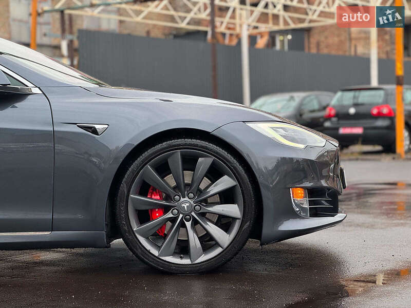 Ліфтбек Tesla Model S 2017 в Києві