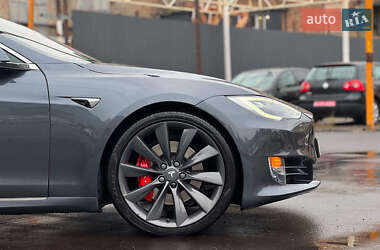 Лифтбек Tesla Model S 2017 в 