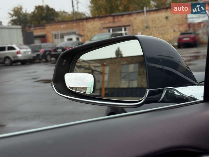 Ліфтбек Tesla Model S 2017 в Києві