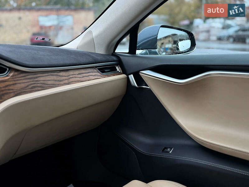 Ліфтбек Tesla Model S 2017 в Києві