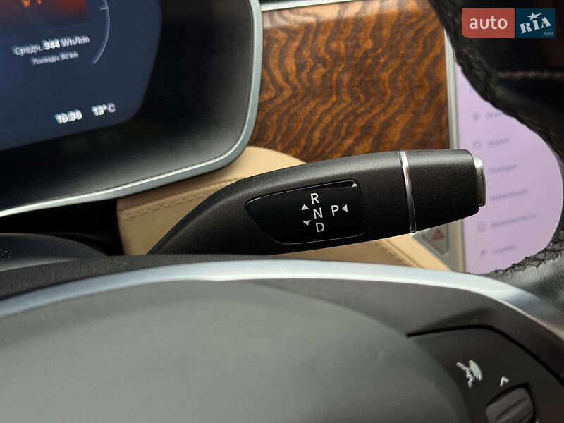 Ліфтбек Tesla Model S 2017 в Києві